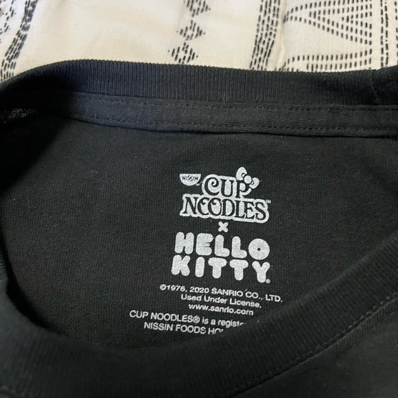 Cup Noodles x Hello Kitty Cropped Tee Size Large - Picture 5 of 5